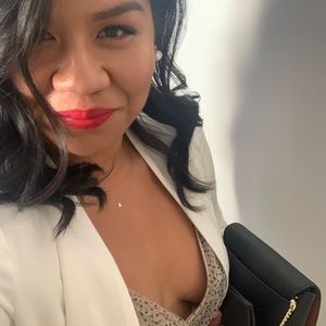 Meet your Posher, Antonette